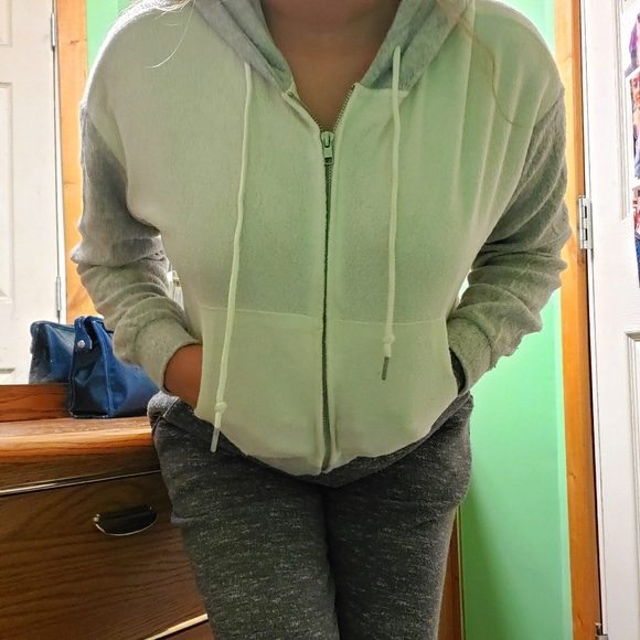 Garage cropped sweater - Picture 1 of 3